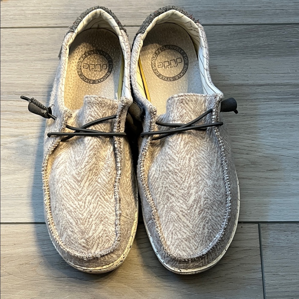 Hey Dude Women's Cream and Tan Flats